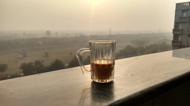अदरक वाली चाय का कप