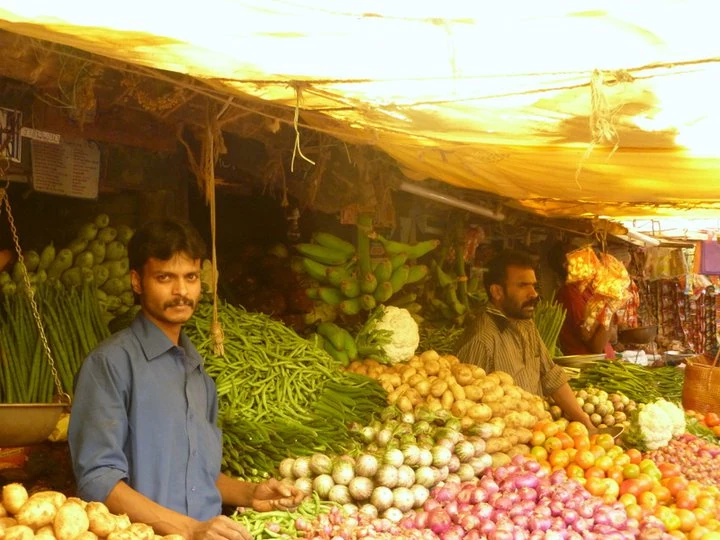 स्थानीय भारतीय बाज़ार